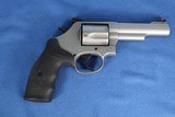 SMITH & WESSON 69 .44 MAG ORIG.
CASE - 5 of 20