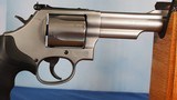 SMITH & WESSON 69 .44 MAG ORIG.
CASE - 12 of 20