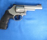 SMITH & WESSON 69 .44 MAG ORIG.
CASE - 15 of 20