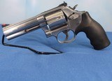 SMITH & WESSON 686+ .357 MAG
164194 - 9 of 25