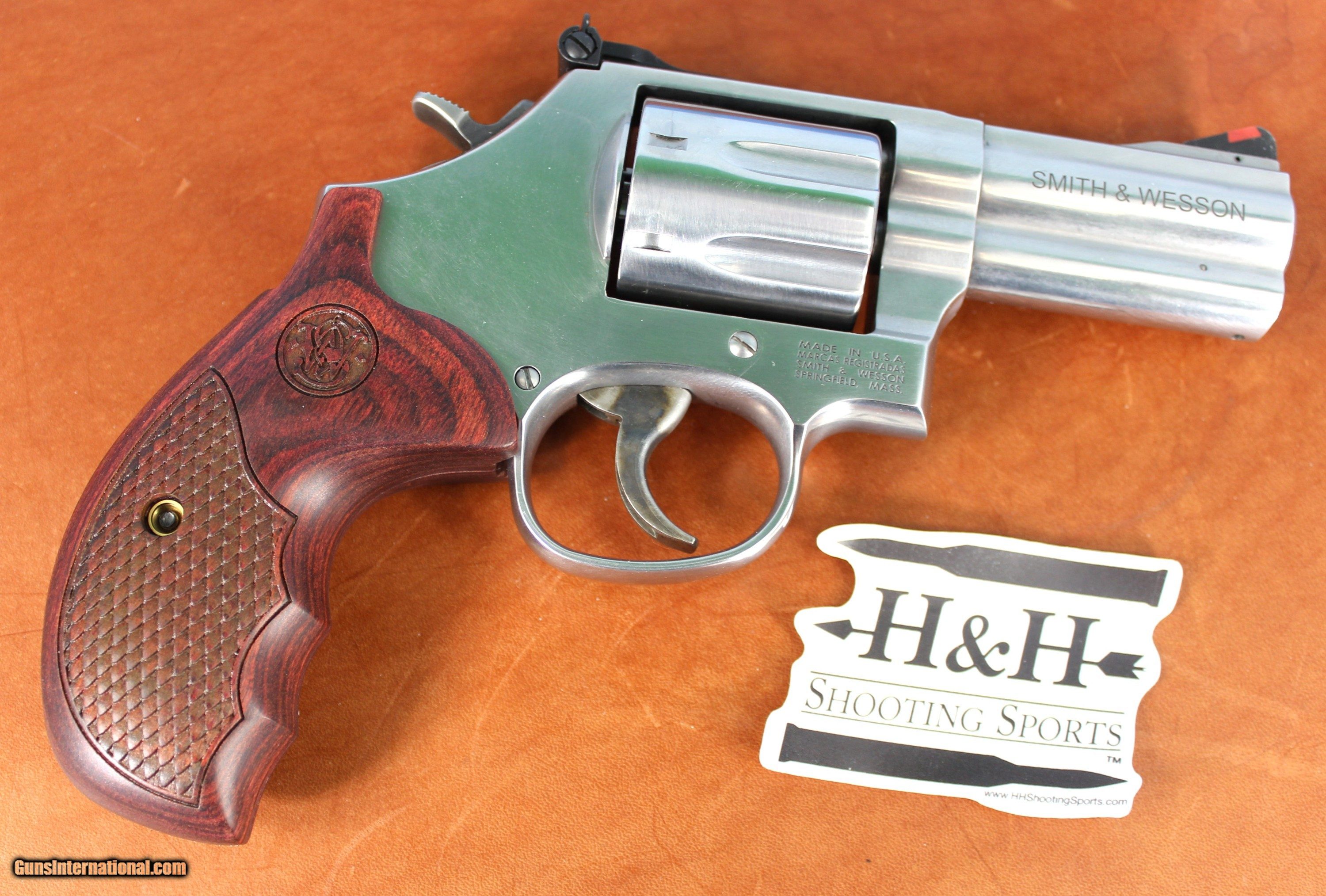 『Tiny Angele』 MODEL 686 PLUS DELUXE | Smith & Wesson