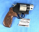 SMITH & WESSON 327 .357 MAG 170245 - 2 of 25
