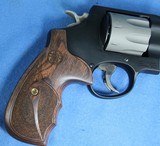 SMITH & WESSON 327 .357 MAG 170245 - 8 of 25