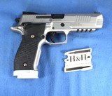 SIG SAUER P226 X5 SS SAO 9MM 226X5-9-STAS - 3 of 24