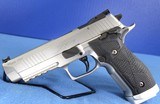 SIG SAUER P226 X5 SS SAO 9MM 226X5-9-STAS - 9 of 24