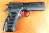 DAN WESSON DWX COMPACT OR N/S 9MM
92104 - 17 of 22