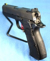 DAN WESSON DWX COMPACT 9MM 92102 - 6 of 25