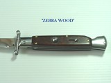 SUPERB 9" ITALIAN MADE SWITCHBLADE AUTOMATIC KNIFE WITH THICK, REAL ZEBRA WOODEN HANDLES, MINT IN THE POUCH WITH 4" BAYONET STYLE RAZOR SHAR - 5 of 5