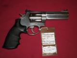 Smith & Wesson 686-5 7 shot SOLD - 1 of 3
