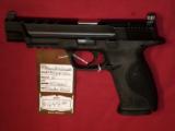 Smith & Wesson M&P 40L - 2 of 5