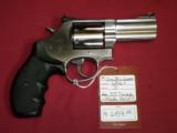 Smith & Wesson 686+ - 2 of 4