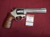 PENDING Smith & Wesson 629 Classic PENDING - 2 of 7