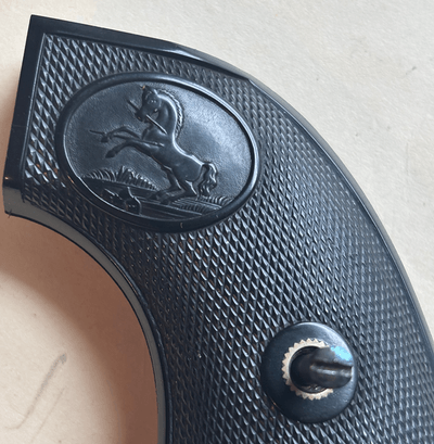 Colt 1st Generation SA original Guta Percha grips serial range 1900 to 1915 - Image 3 of 14