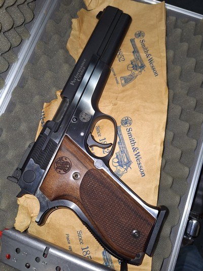 Smith & Wesson Model 952-2 - Image 1 of 5