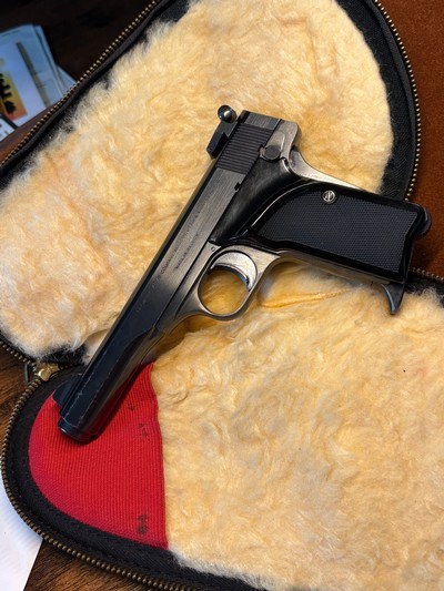 Browning 10/71 .380 Target Pistol made in 1974 with Original Rug and Extra Grips ! - Image 8 of 10