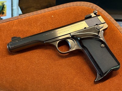 Browning 10/71 .380 Target Pistol made in 1974 with Original Rug and Extra Grips ! - Image 1 of 10
