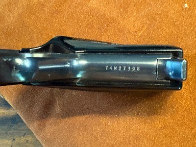 Browning 10/71 .380 Target Pistol made in 1974 with Original Rug and Extra Grips ! - Image 4 of 10