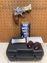 Bond Arms Snake Slayer IV 410 shot shell (3 inch)/45 Colt plus extra (4.25) barrel in 357 Mag/38 Spl - 1 of 9