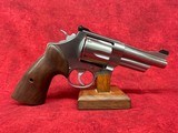 SMITH & WESSON 629 MOUNTAIN GUN 44 MAG 4" SS BEAR HUG GRIPS/GOLD BEAD/NO IL 44 Magnum | 44 Special (14041) - 1 of 5