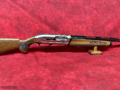 Browning Maxus II Upland 12ga 3"
26" Matte Blued Barrel, Satin Nickel Aluminum Receiver, Grade I Turkish Walnut Stock (011779205)