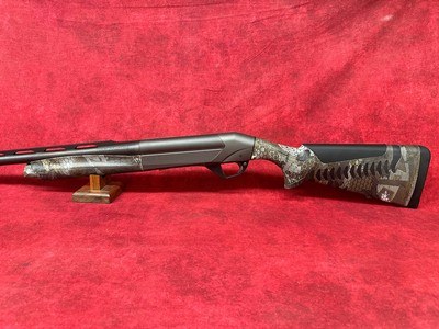Benelli Super Black Eagle 3 AI Waterfowl Shotgun 12 Ga, 3.5