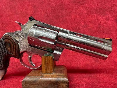 Colt Anaconda 44 Mag 4.25" Barrel 6Rnd Engraved/Rosewood Pearl Grip - Image 3 of 7