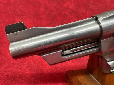 SMITH & WESSON 610 MOUNTAIN GUN 10MM 4" SS BEAR HUG GRIPS/GOLD BEAD SIGHT LIPSEY'S EXCLUSIVE (14042) - Image 6 of 8