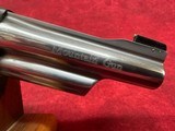 SMITH & WESSON 617 MOUNTAIN GUN 22LR 4" SS BEAR HUG GRIPS/GOLD BEAD SIGHT LIPSEY'S EXCLUSIVE (14107) - 3 of 8