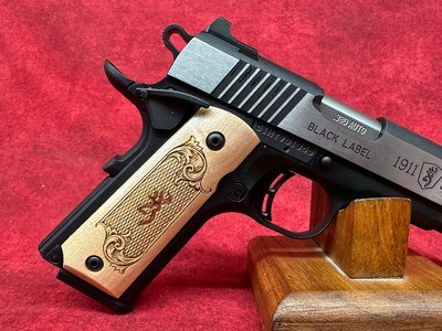 Browning 1911 - 380 Black Label Medallion Full Size Frame 380 ACP 8+1 4.25" Stainless Steel Barrel, Maple Wood Grip (051998492) - Image 2 of 7