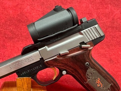 Browning Buck Mark Medallion 22 LR 10+1 5.50", w/Gold Buckmark Grips Vortex Crossfire Red Dot (051581490) - Image 7 of 9
