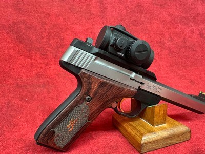 Browning Buck Mark Medallion 22 LR 10+1 5.50", w/Gold Buckmark Grips Vortex Crossfire Red Dot (051581490) - Image 2 of 9