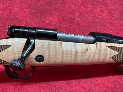 Winchester 70 Super Grade Maple 6.5 PRC 3+1 Capacity, 24" Barrel, Polished Blued Metal Finish, Gloss AAA Maple Stock (535218294) - Image 4 of 10