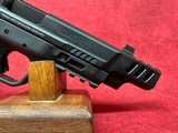 Smith & Wesson M&P PC M2.0 Full Size 10mm Auto 15+1 5.60" Black Armornite Ported Stainless Steel Barrel, w/Picatinny Rail (13915) - Image 5 of 9