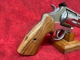 SMITH & WESSON 629 MOUNTAIN GUN 44 MAG 4" SS BEAR HUG GRIPS/GOLD BEAD/NO IL 44 Magnum | 44 Special (14041) - Image 2 of 8