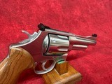 SMITH & WESSON 629 MOUNTAIN GUN 44 MAG 4" SS BEAR HUG GRIPS/GOLD BEAD/NO IL 44 Magnum | 44 Special (14041) - Image 3 of 8