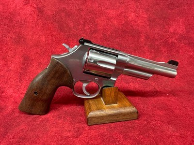 Smith & Wesson 686 Plus Mountain Gun Lipsey’s Exclusive .357 Mag 4” SS (14040) - Image 1 of 7