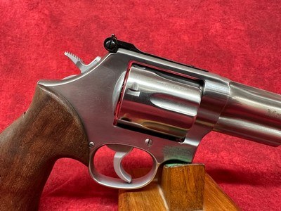 Smith & Wesson 686 Plus Mountain Gun Lipsey’s Exclusive .357 Mag 4” SS (14040) - Image 3 of 7