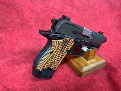 Kimber CDS9 Optic Ready Threaded 9mm  Reverse Two-Tone (3600004) - Image 2 of 6
