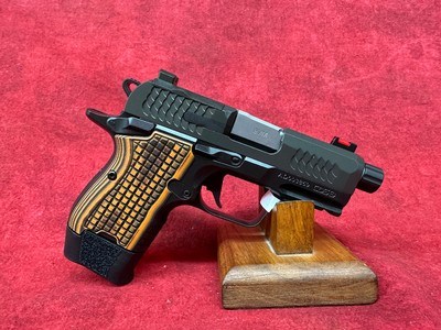 Kimber CDS9 Optic Ready Threaded 9mm  Reverse Two-Tone (3600004) - Image 1 of 6