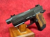 Kimber CDS9 Optic Ready Threaded 9mm  Reverse Two-Tone (3600004) - Image 5 of 6