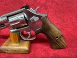 SMITH & WESSON 617 MOUNTAIN GUN 22LR 4" SS BEAR HUG GRIPS/GOLD BEAD SIGHT LIPSEY'S EXCLUSIVE (14107) - Image 7 of 10
