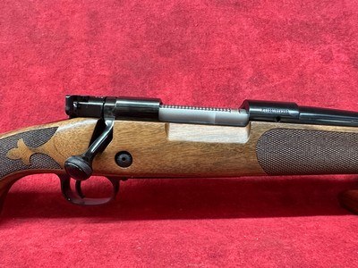 Winchester 70 Super Grade French Walnut 6.5 PRC, 3+1 Capacity, 24" Barrel, Polished Blued, AAA French Walnut Stock(535239294) - Image 4 of 11