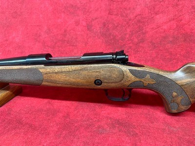 Winchester 70 Super Grade French Walnut 6.5 PRC, 3+1 Capacity, 24" Barrel, Polished Blued, AAA French Walnut Stock(535239294) - Image 10 of 11