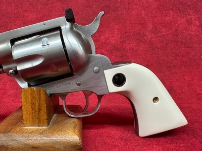 Ruger Blackhawk Flattop 45LC / 45ACP 5.5" SS/IVORY New Model (5241) - Image 6 of 14