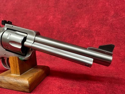Ruger Blackhawk Flattop 45LC / 45ACP 5.5" SS/IVORY New Model (5241) - Image 4 of 14