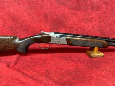 Browning Citori 825 Pro Sporting 12ga 3" 2rd 30" Barrel Adj Comb Black Walnut Stock (0183483003) - Image 1 of 12