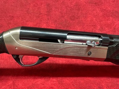 Benelli Super Sport 12ga 3" 28" ported Barrel Carbon wrapped stock and forearm - Image 4 of 13