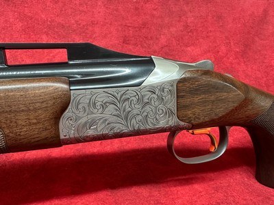 Browning Citori 825 Pro Trap 12ga 2.75" 30", Silver Nitride Stainless Steel Receiver, Adj Comb Gloss Black Walnut Stock (0183504003) - Image 11 of 13