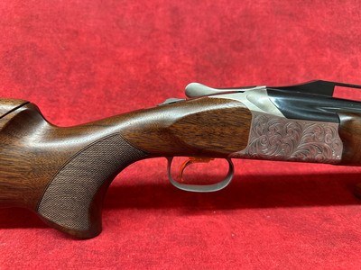 Browning Citori 825 Pro Trap 12ga 2.75" 30", Silver Nitride Stainless Steel Receiver, Adj Comb Gloss Black Walnut Stock (0183504003) - Image 4 of 13