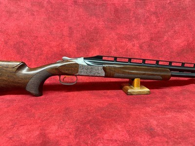 Browning Citori 825 Pro Trap 12ga 2.75" 30", Silver Nitride Stainless Steel Receiver, Adj Comb Gloss Black Walnut Stock (0183504003) - Image 1 of 13
